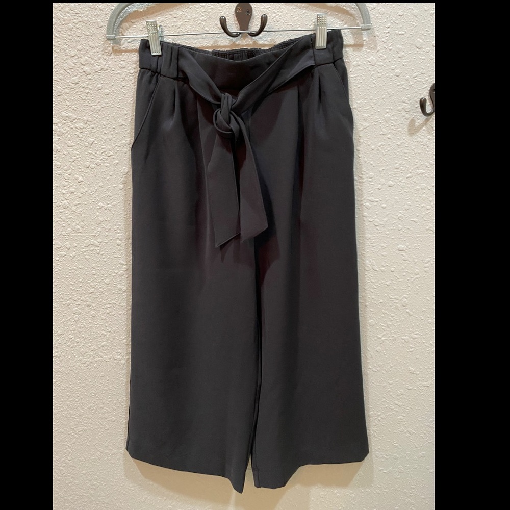 Lululemon noir crop black